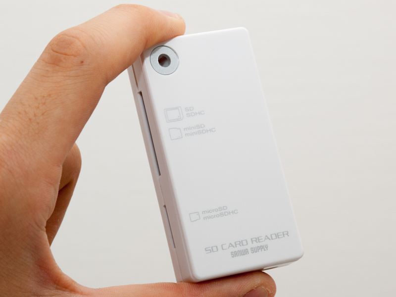 <b>大きさはマッチ箱を細長くしたくらい</b>