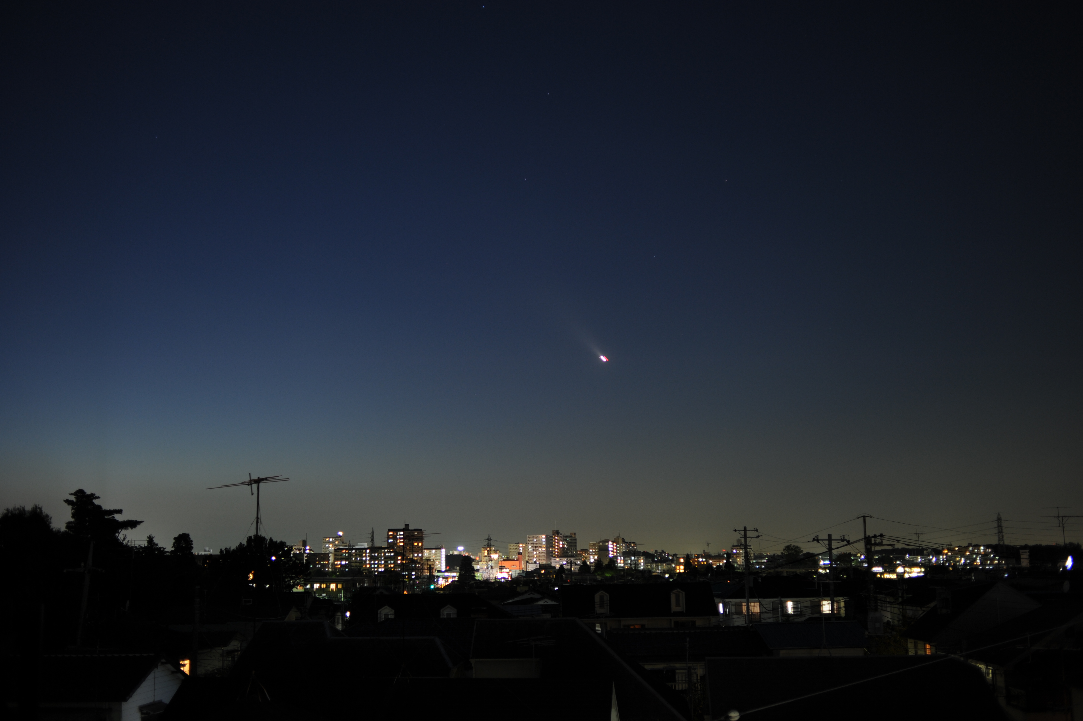 <b>D700 / Ai AF Nikkor 35mm F2 D / 4,256×2,832 / 1秒 / F2.8 / -2.3EV / ISO320 / WB:オート</b>