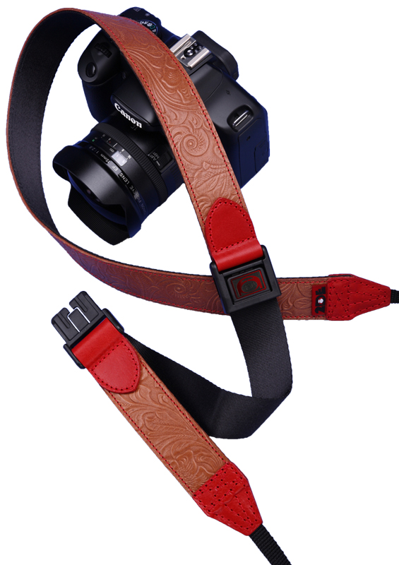 <b>ストラップを伸ばしたところ</b>