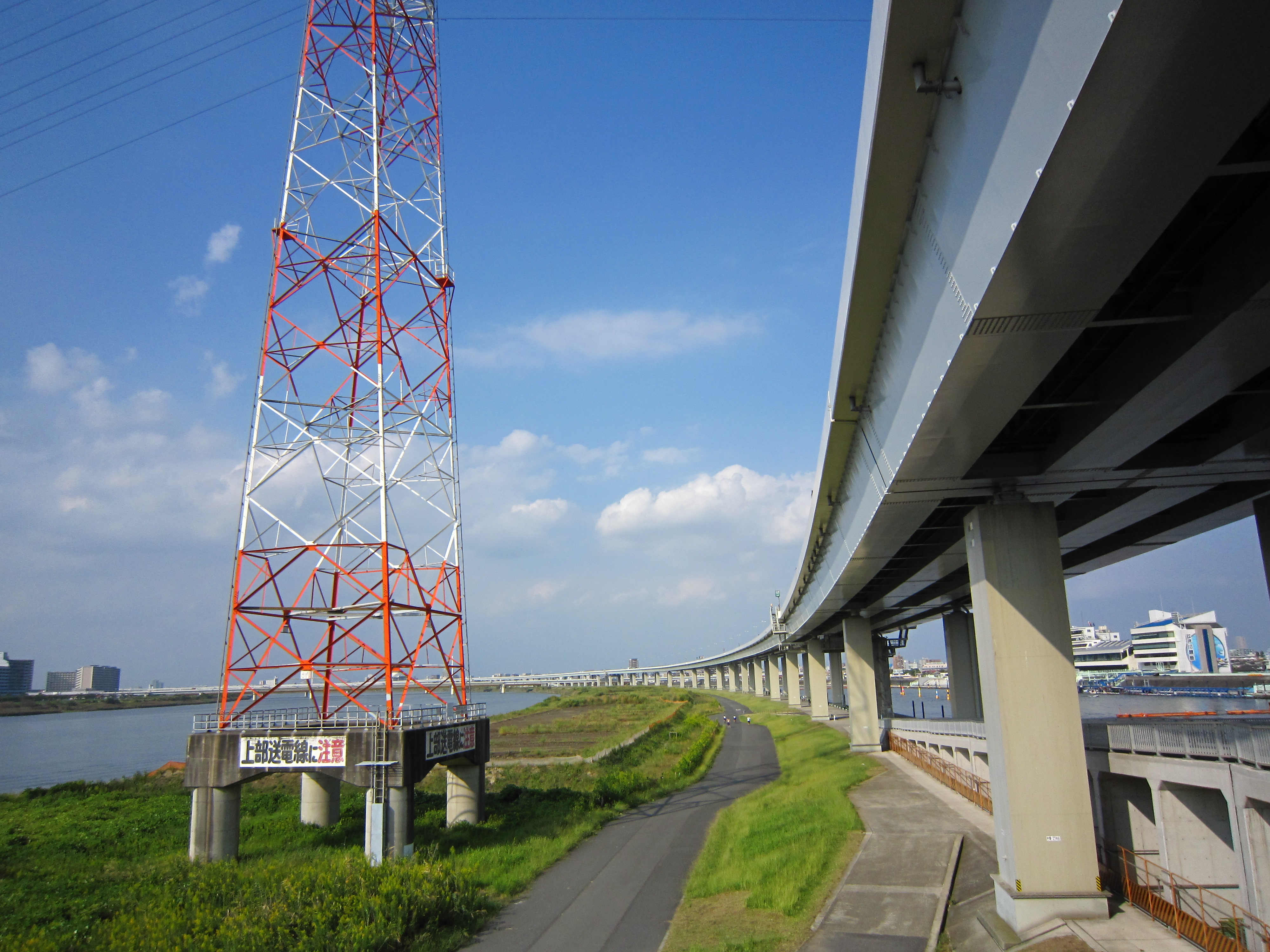 <b>IXY DIGITAL 930 IS / 約2.6MB / 4,000×3,000 / 1/1,000秒 / F4 / 0EV / ISO80 / WB:オート / 4.3mm / マイカラー：くっきりカラー</b>