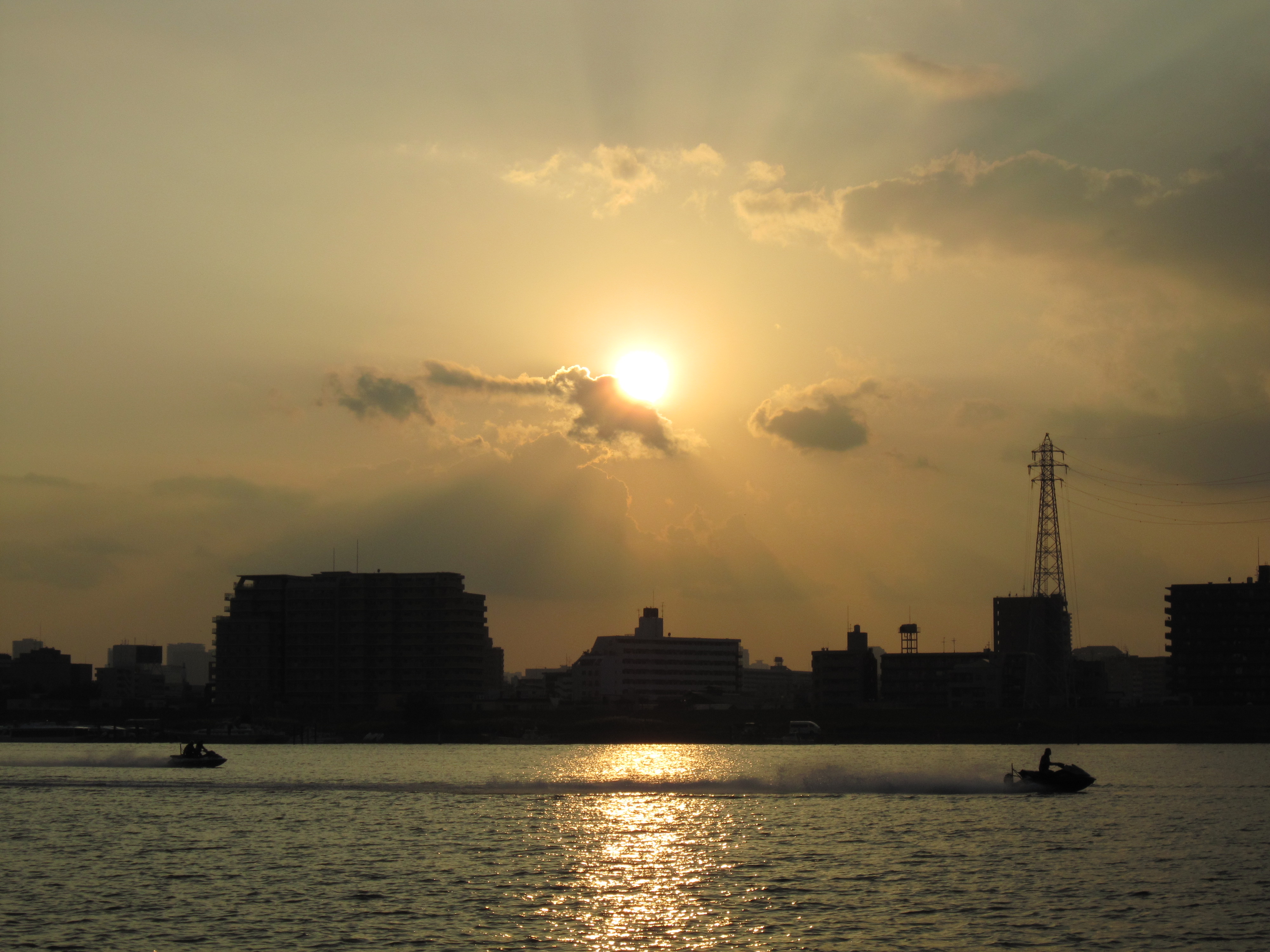 <b>IXY DIGITAL 930 IS / 約2.3MB / 4,000×3,000 / 1/1,250秒 / F5.6 / -0.3EV / ISO80 / WB:オート / 12.8mm / マイカラー：ポジフィルムカラー</b>