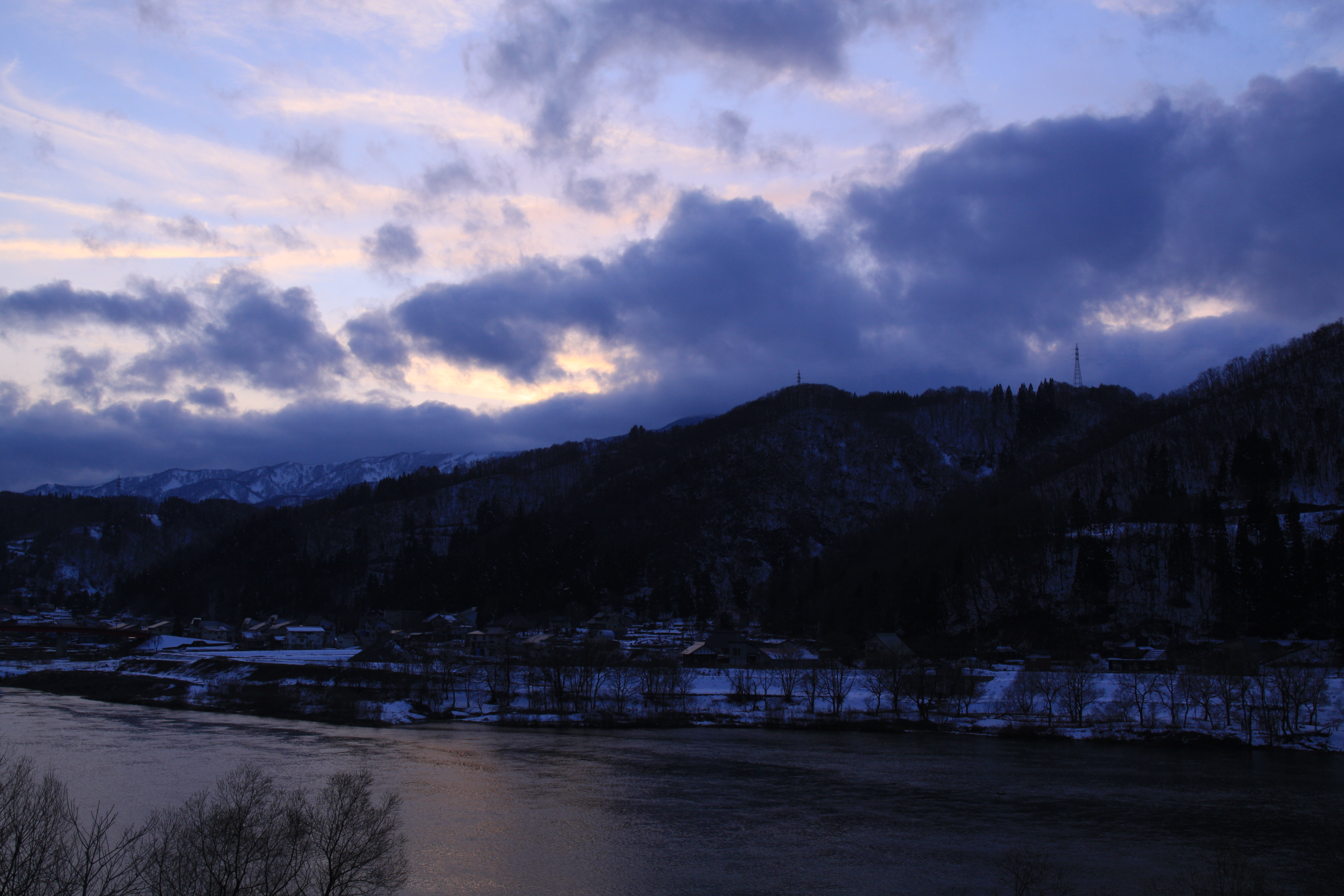 <b>EOS 50D / EF 24mm F1.4 L II USM / 約4.3MB / 4,752×3,168 / 1/40秒 / F8 / 0EV / ISO100 / WB:太陽光 / 24mm</b>