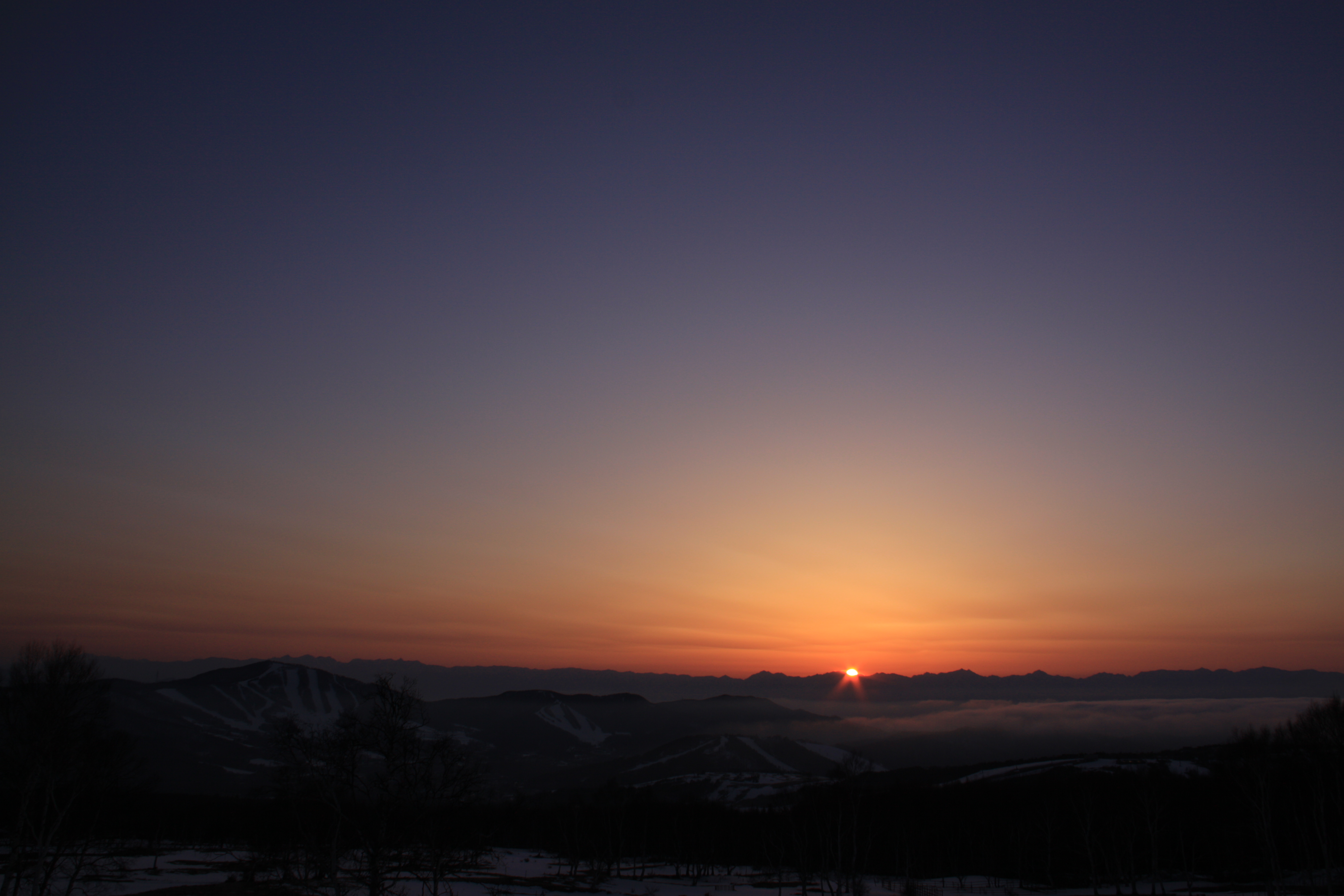 <b>EOS 50D / EF-S 18-200mm F3.5-5.6 IS / 約3.2MB / 4,752×3,168 / 1/125秒 / F11 / -1EV / ISO100 / WB:太陽光 / 18mm</b>