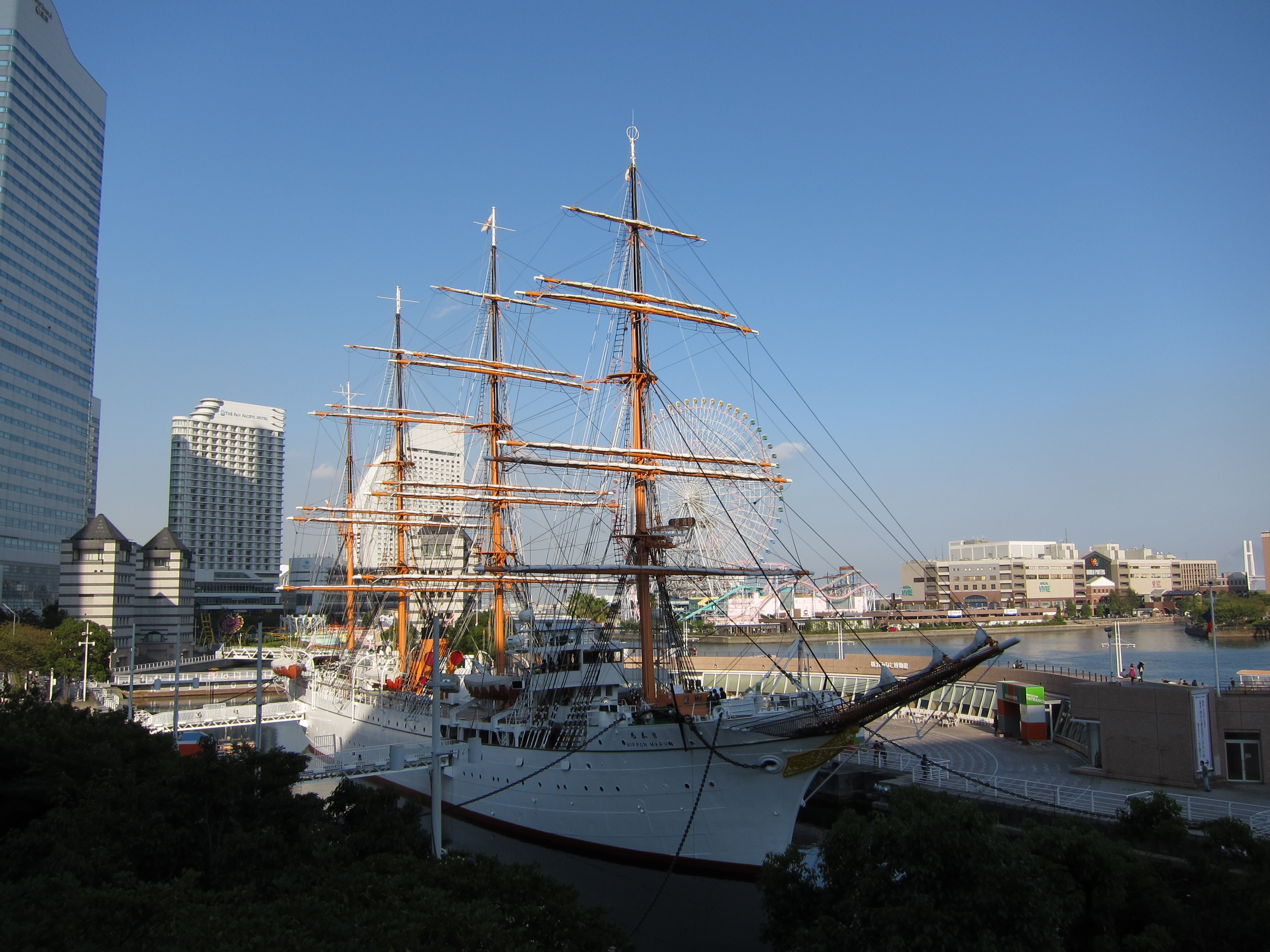 <b>広角端<br>PowerShot S90 / 約2.2MB / 3,648×2,736 / 1/500秒 / F5 / 0EV / ISO80 / WB:オート / 6mm</b>