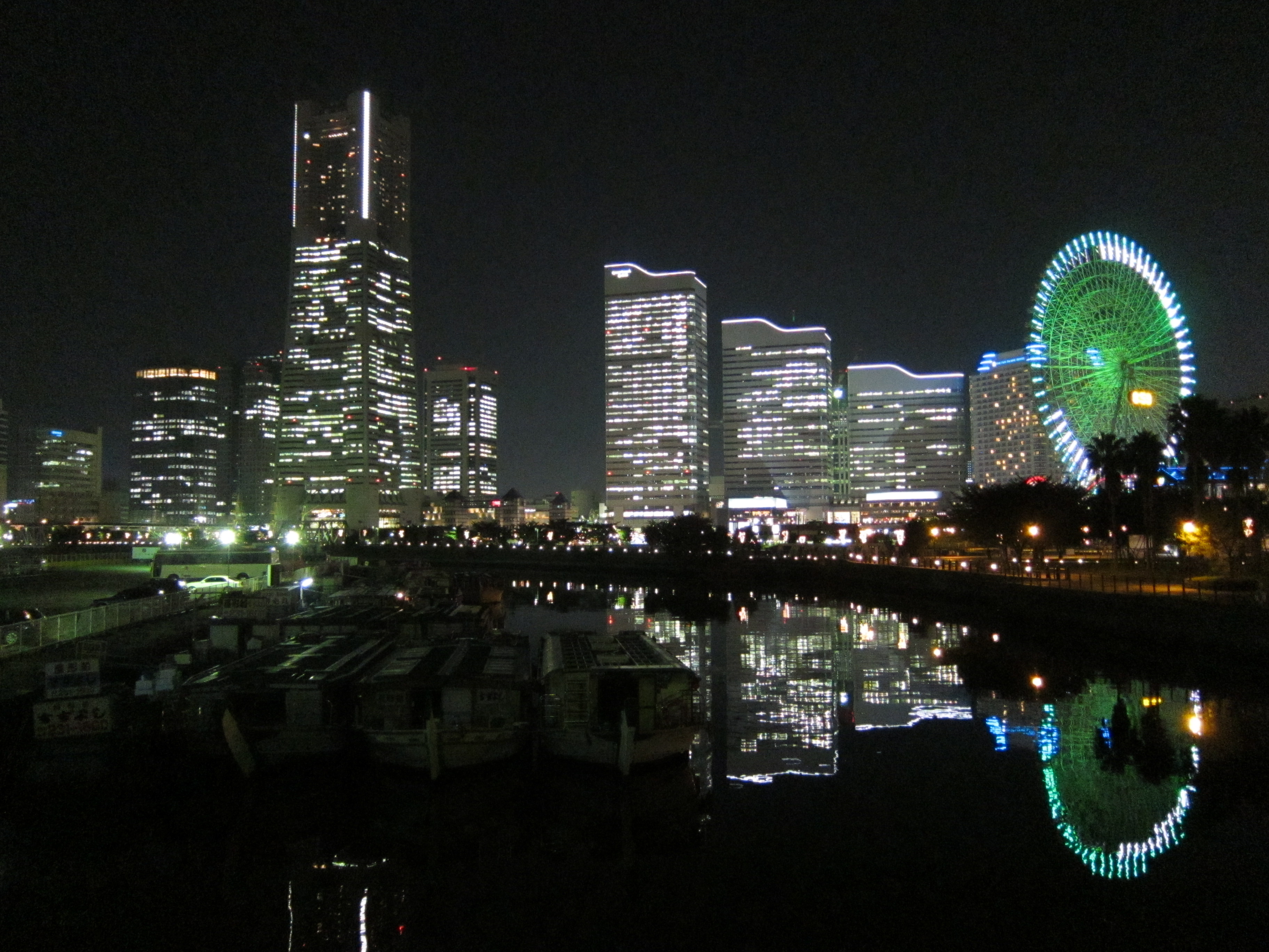 <b>ISO1600<br>PowerShot S90 / 約2.3MB / 3,648×2,736 / 1/30秒 / F2 / 0EV / WB:オート / 6mm</b>