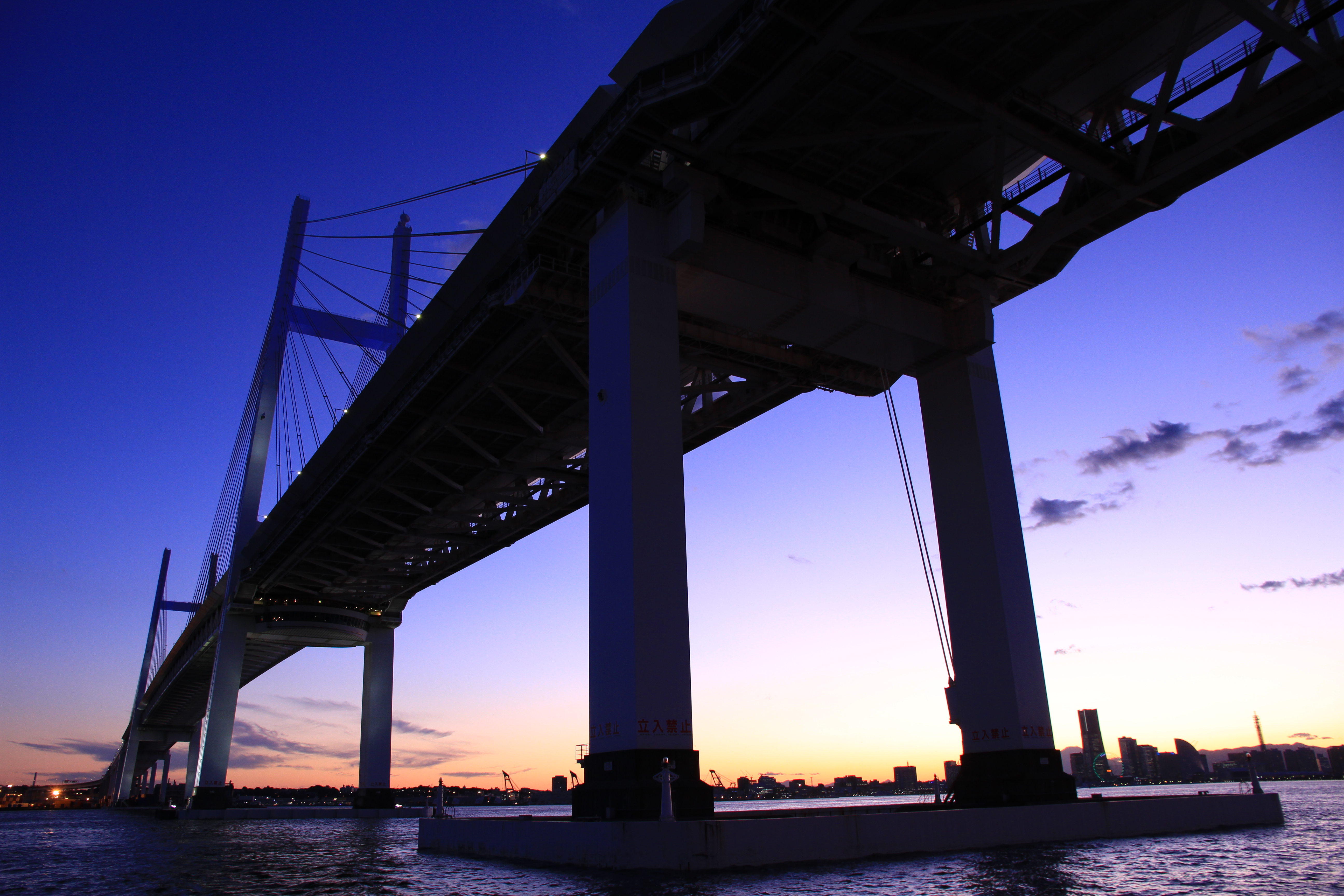 <b>EOS 7D / EF-S 15-85mm F3.5-5.6 IS USM / 5,184×3,456 / 1/20秒 / F5.6 / 0EV / ISO200 / マニュアル露出 / WB:オート / 15mm</b>