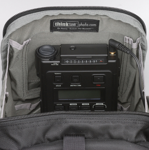 <b>PCMレコーダーも収納できる</b>