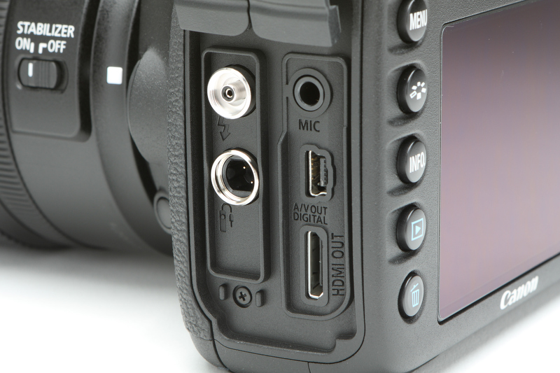 <b>インターフェースにはHDMI端子も備わる。外部マイク端子はステレオ対応だ。音声サンプリング周波数は48KHz</b>