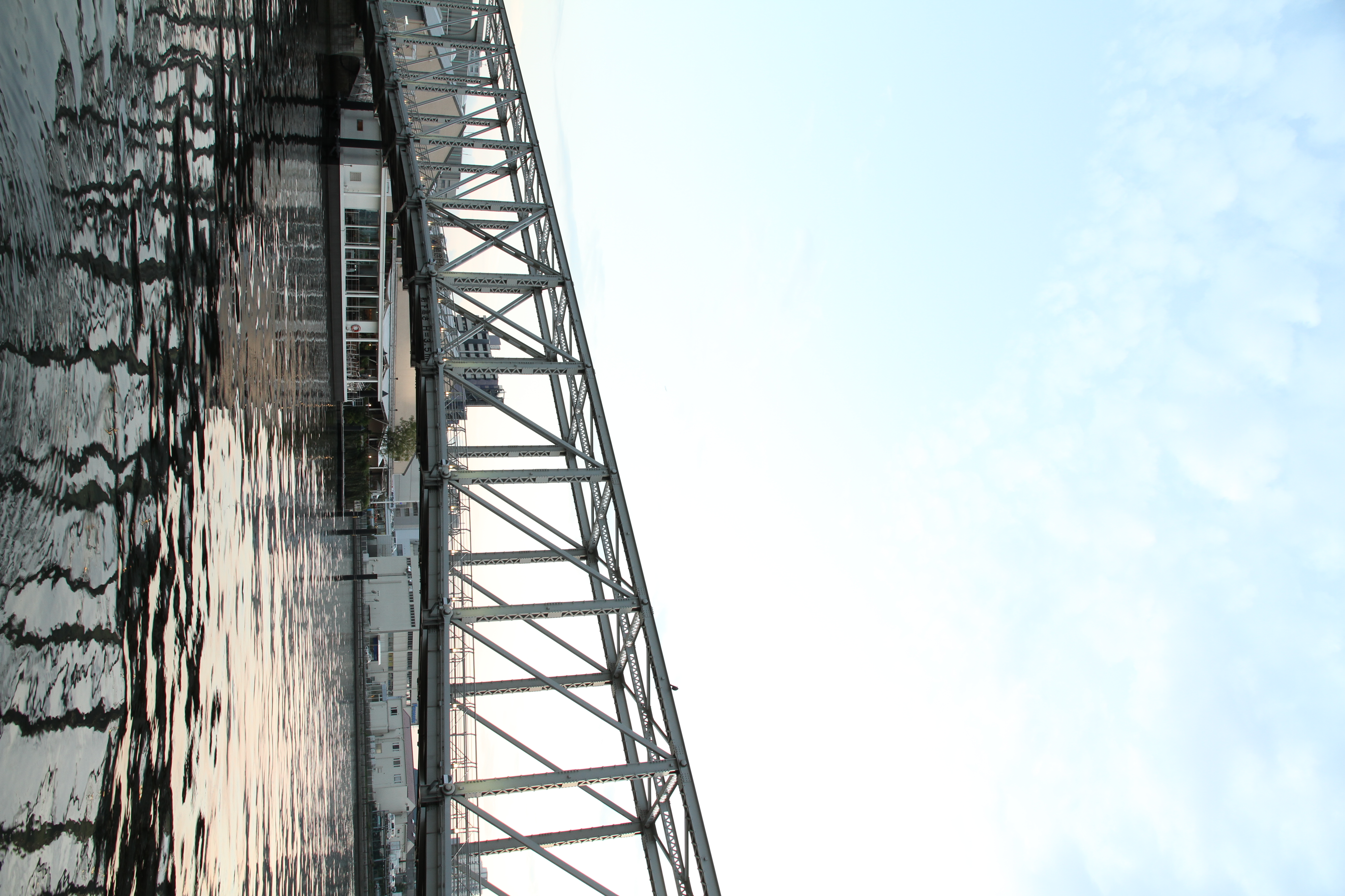 <b>しない<br>EOS 7D / EF-S 15-85mm F3.5-5.6 IS USM / 約5.2MB / 3,456×5,184 / 1/15秒 / F8 / +1EV / ISO200 / WB:オート / 15mm</b>