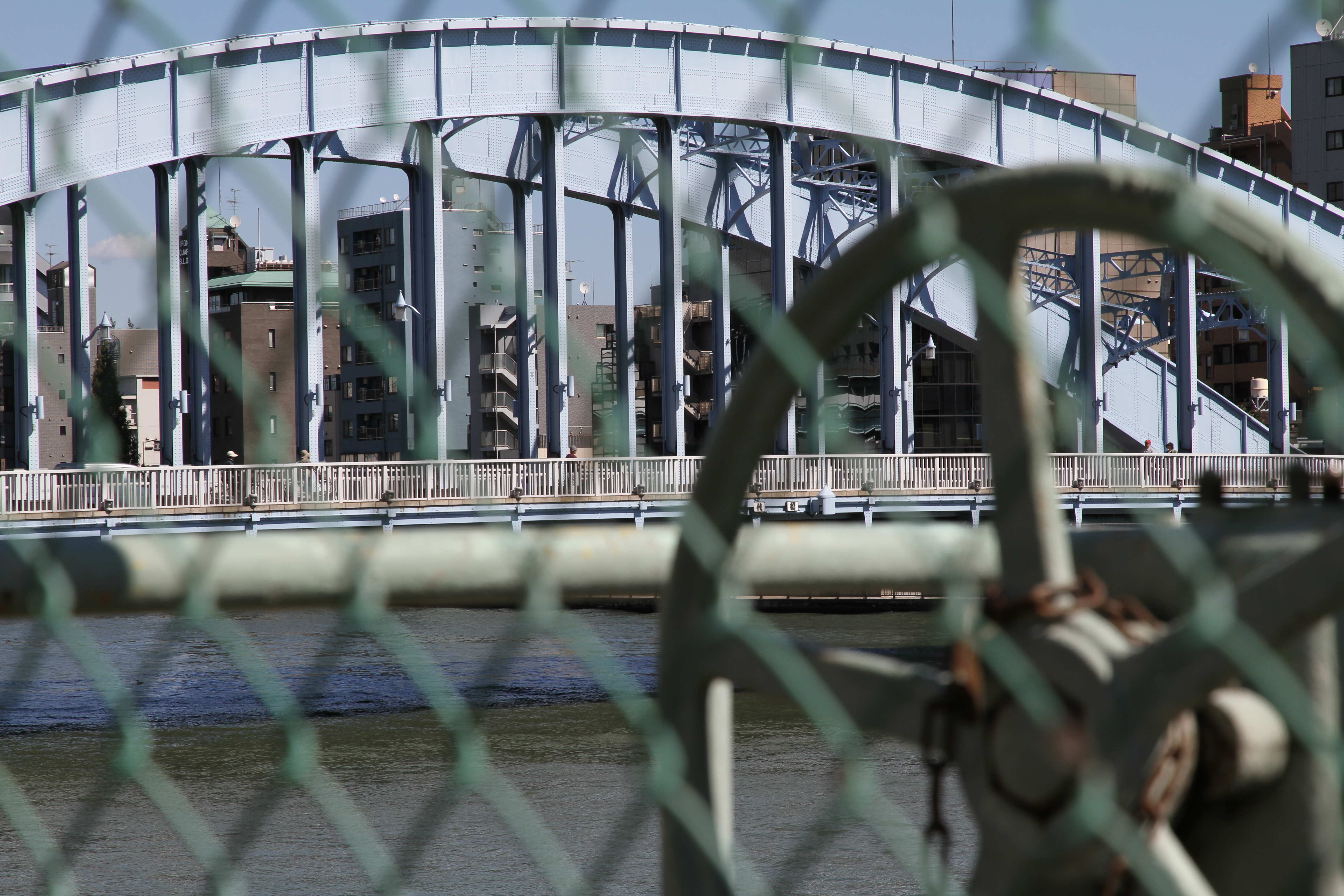 <b>EOS 7D / EF-S 15-85mm F3.5-5.6 IS USM / 約6.6MB / 5,184×3,456 / 1/320秒 / F10 / -0.3EV / ISO100 / WB:オート / 70mm</b>