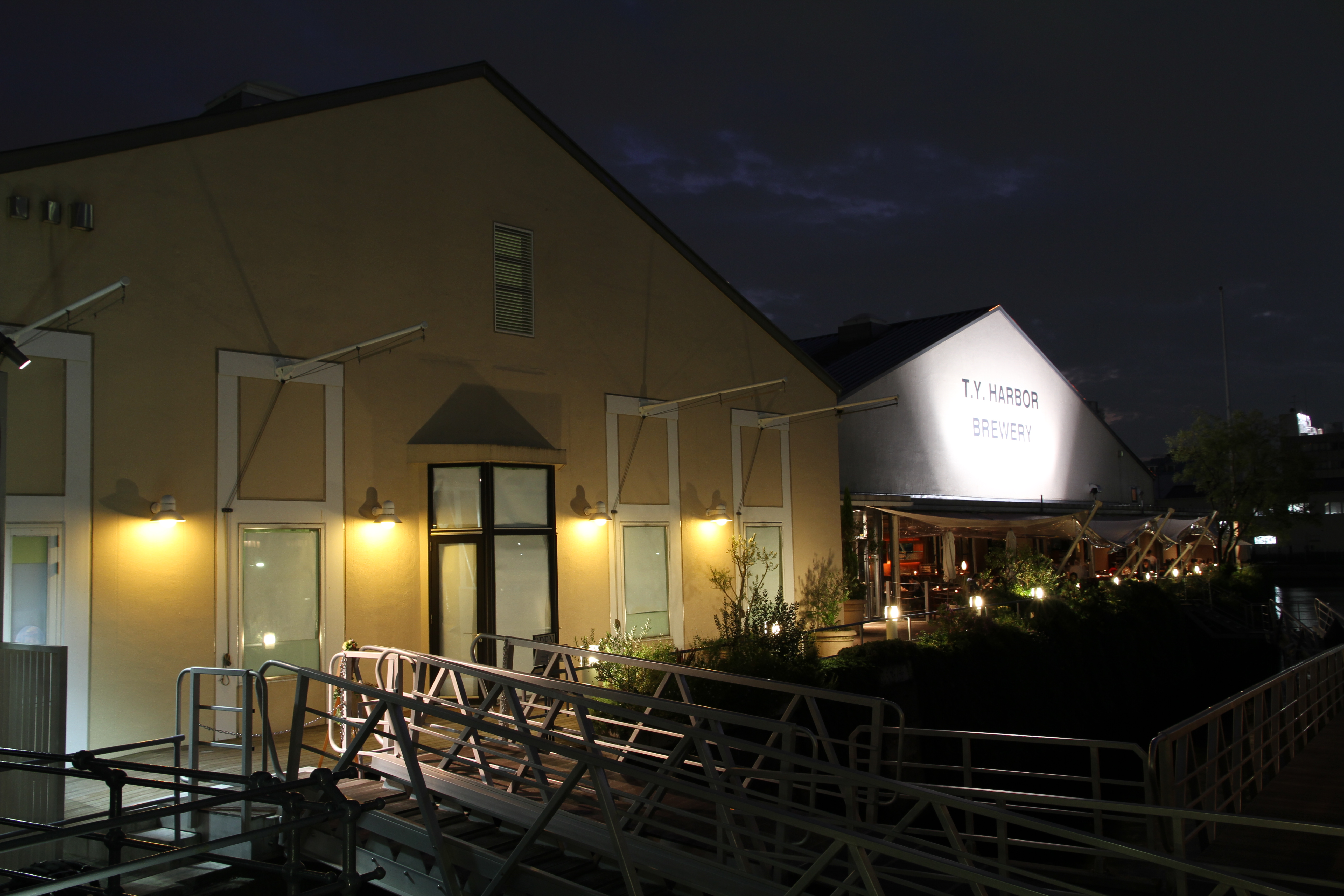 <b>EOS 7D / EF-S 15-85mm F3.5-5.6 IS USM / 約4.6MB / 5,184×3,456 / 1.6秒 / F8 / -0.7EV / ISO200 / WB:オート / 20mm</b>