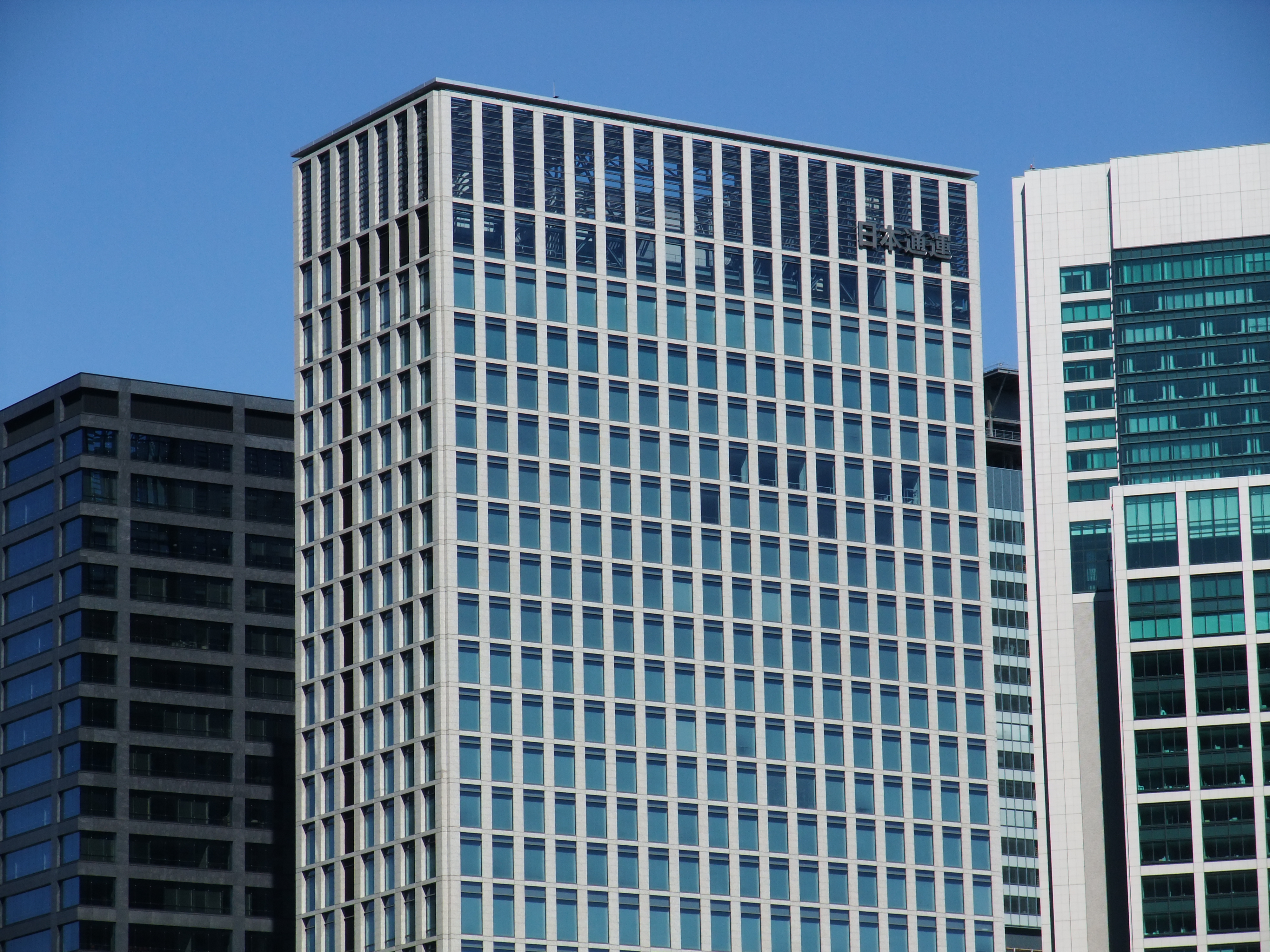 <b>140mm相当<br>FinePix F200EXR / 4,000×3,000 / 1/105秒 / F14 / 0EV / ISO100 / プログラムAE / WB:オート / 32mm</b>