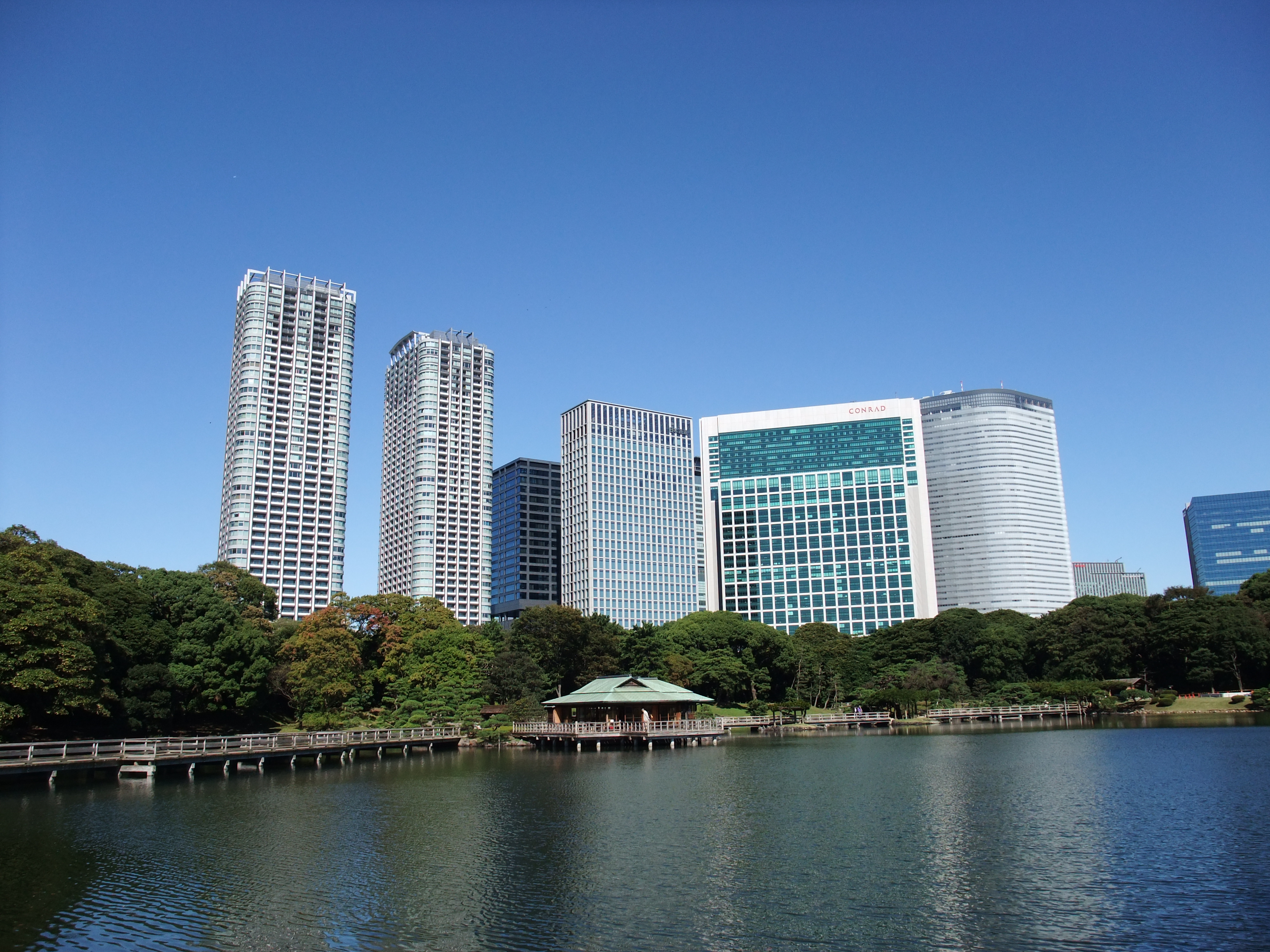 <b>28mm相当<br>FinePix F200EXR / 4,000×3,000 / 1/160秒 / F9 / 0EV / ISO100 / プログラムAE / WB:オート / 6.4mm</b>