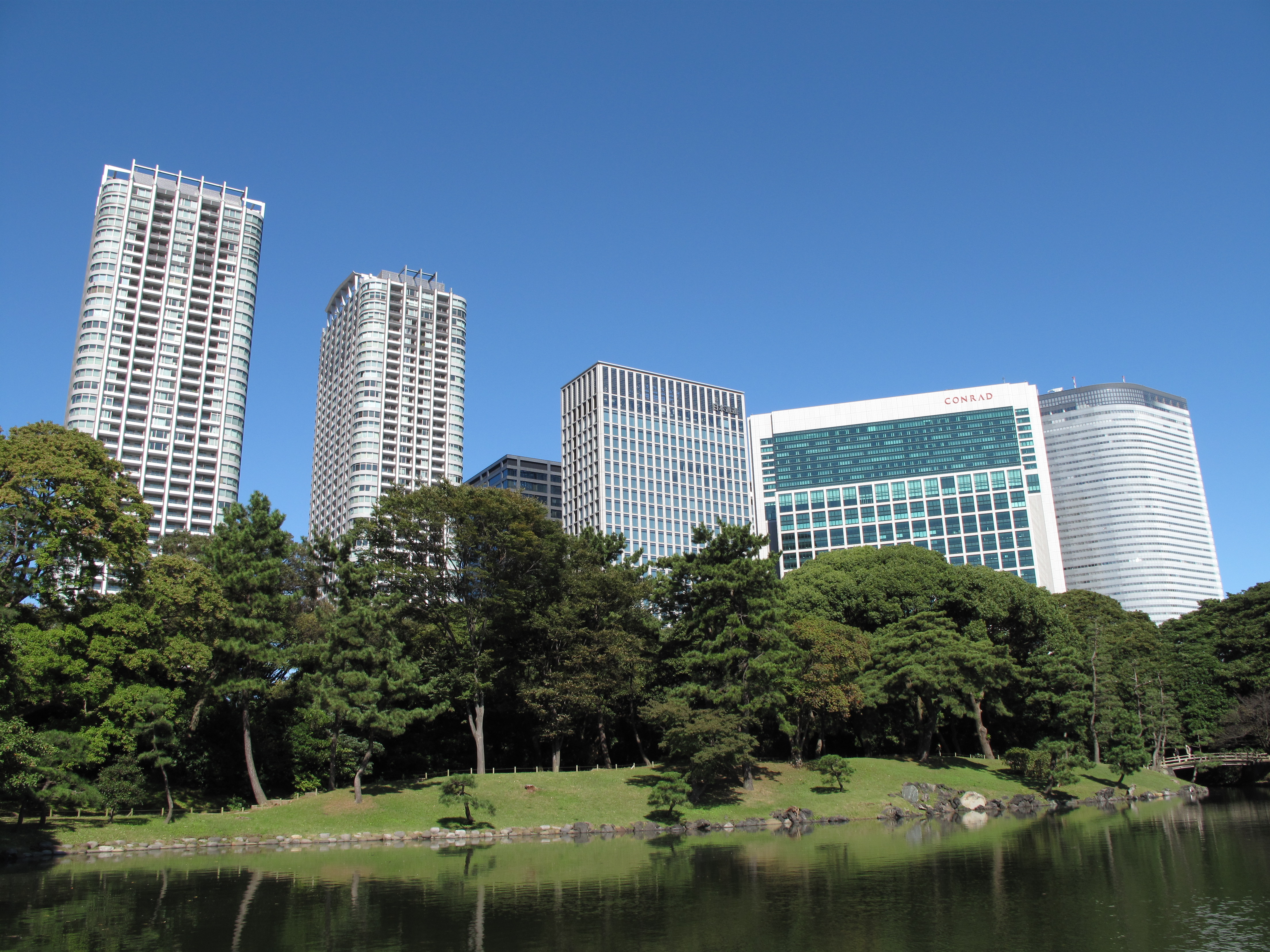 <b>PowerShot G10 / 4,416×3,312 / 1/500秒 / F4 / 0EV / ISO80/ プログラムAE / WB:オート / 6.1mm</b>