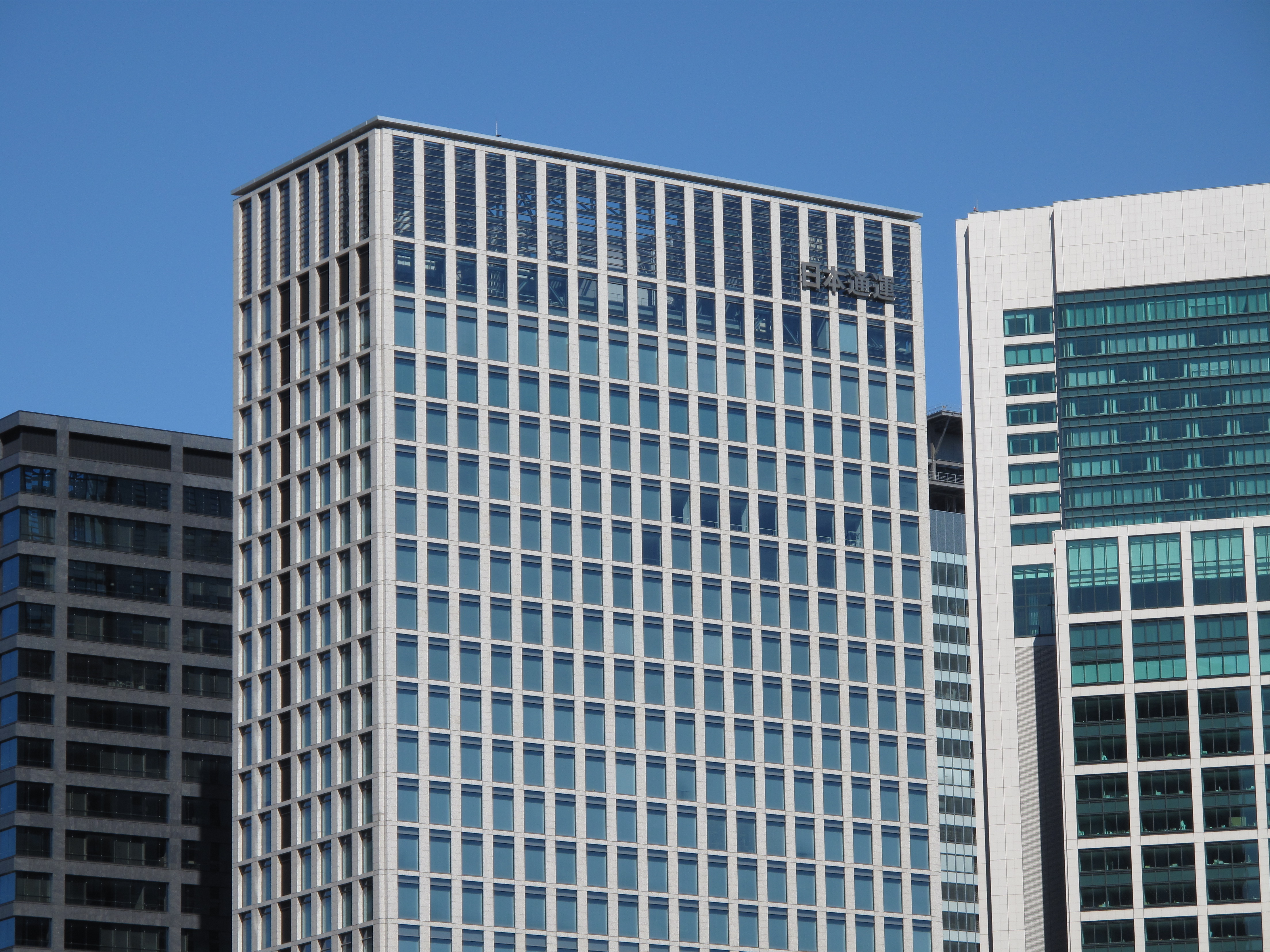 <b>140mm相当<br>PowerShot G10 / 4,416×3,312 / 1/800秒 / F4.5 / 0EV / ISO80 / プログラムAE / WB:オート / 30.5mm</b>