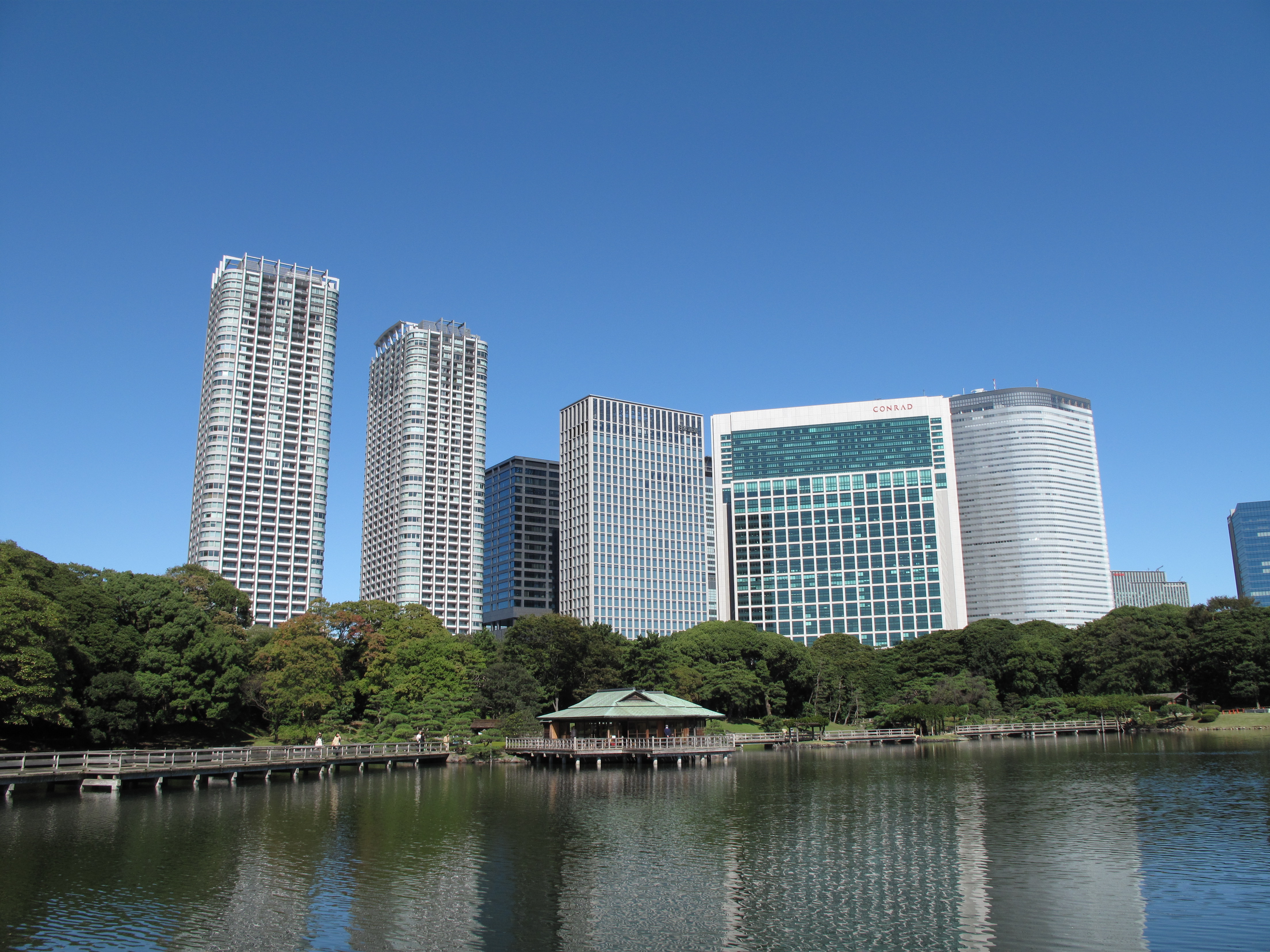 <b>28mm相当<br>PowerShot G10 / 4,416×3,312 / 1/640秒 / F4 / 0EV / ISO80 / プログラムAE / WB:オート / 6.1mm</b>