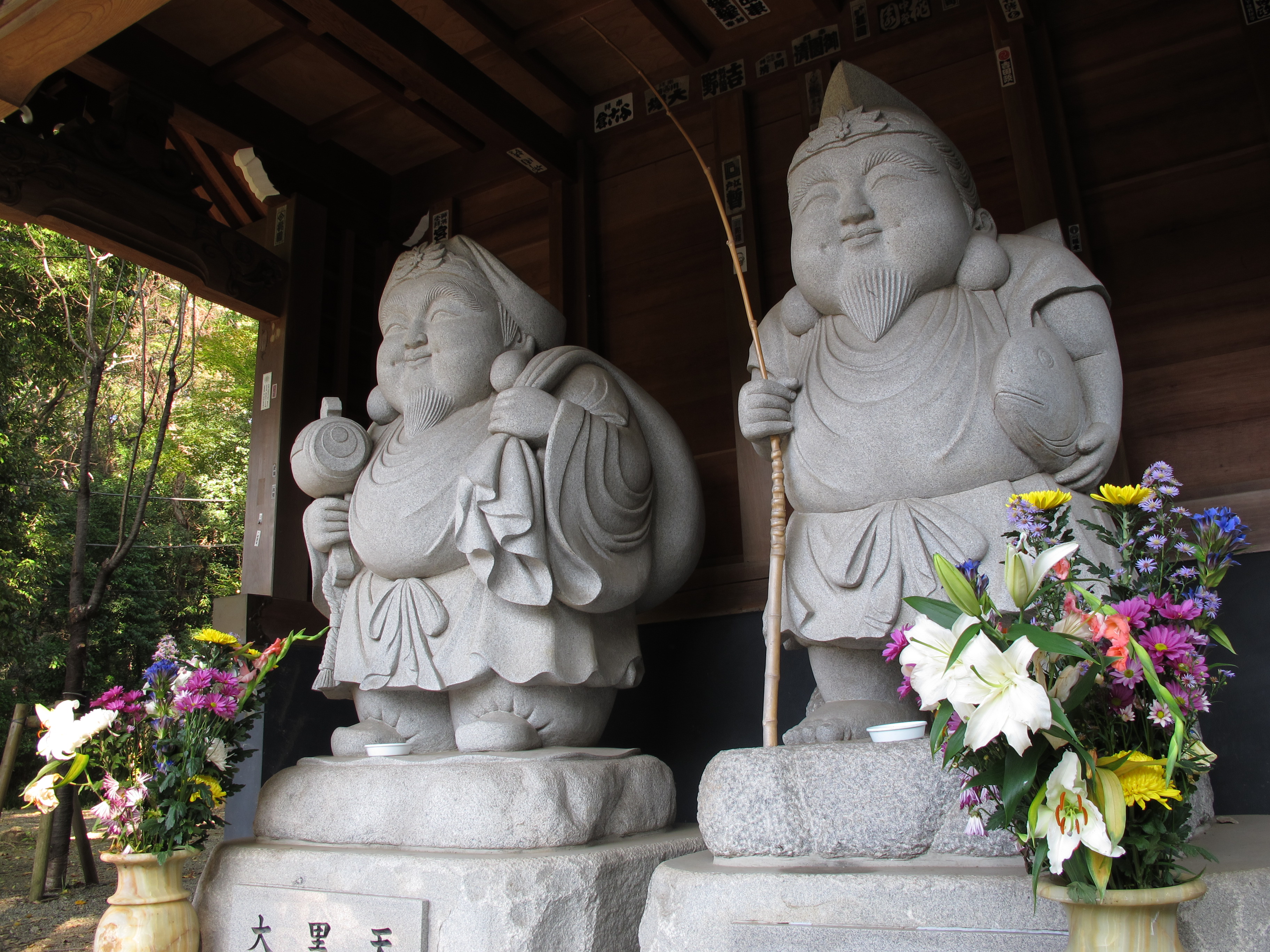 <b>3,648×2,736 / 1/30秒 / F4 / -0.3EV / ISO80 / プログラムAE / WB:オート / 6.1mm</b>