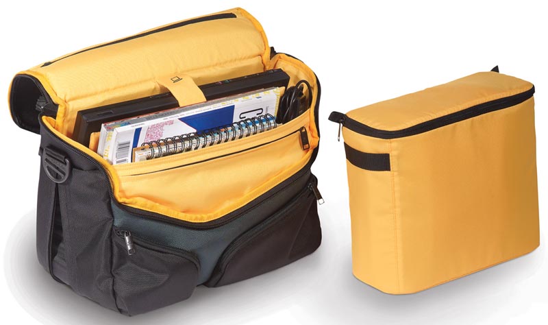 <b>カメラ収納ボックスは取り外し式</b>