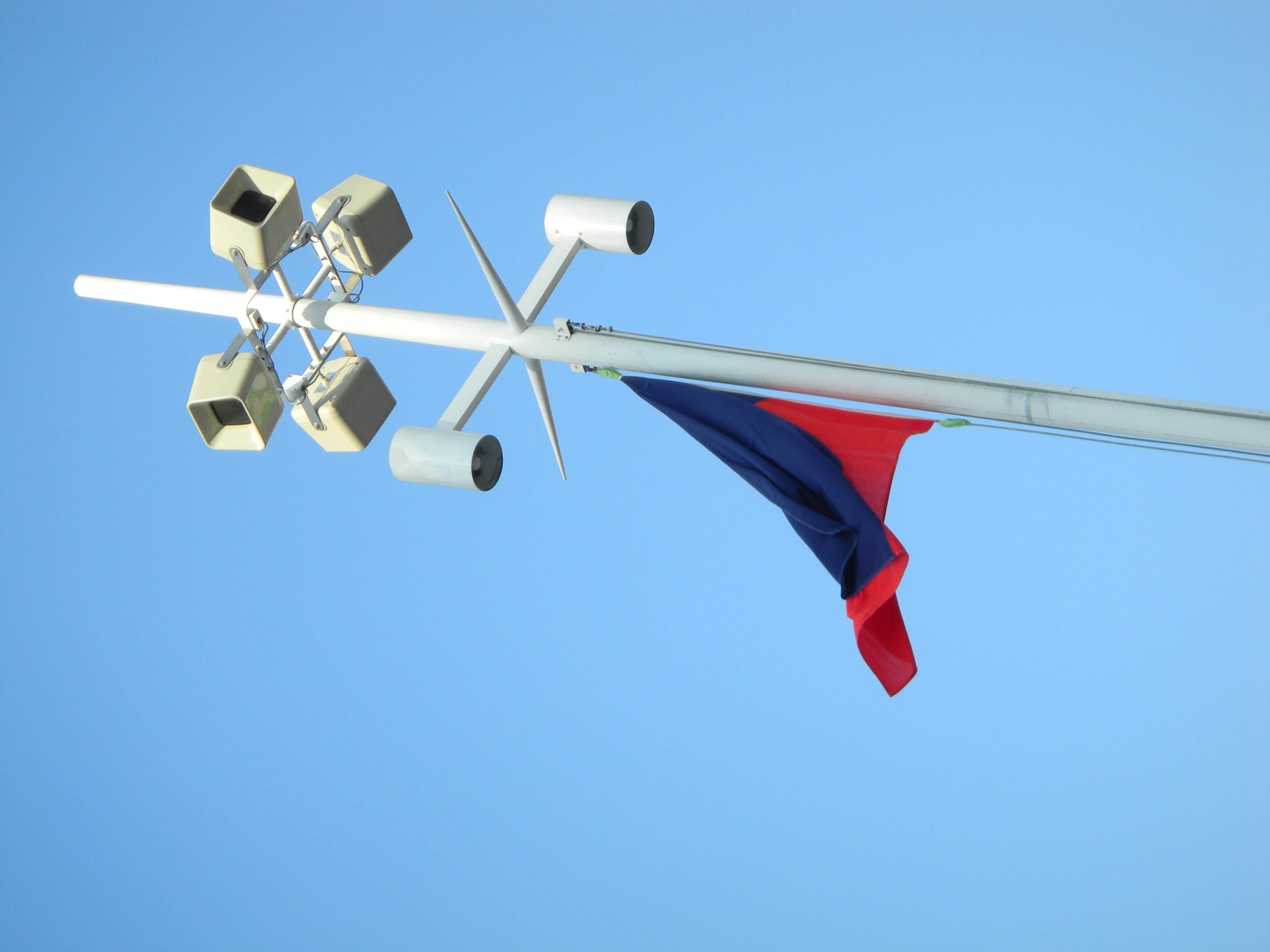 <b>COOLPIX S70 / 4,000×3,000 / 1/188秒 / F5.8 / +0.7EV / ISO80 / プログラムAE / WB:オート / 25mm</b>