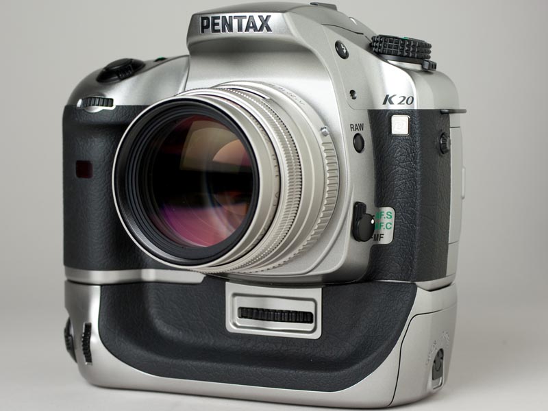 <b>カラーバリエーションといえば、「K-20Dチタンカラープレミアムキット」も記憶に新しい</b>