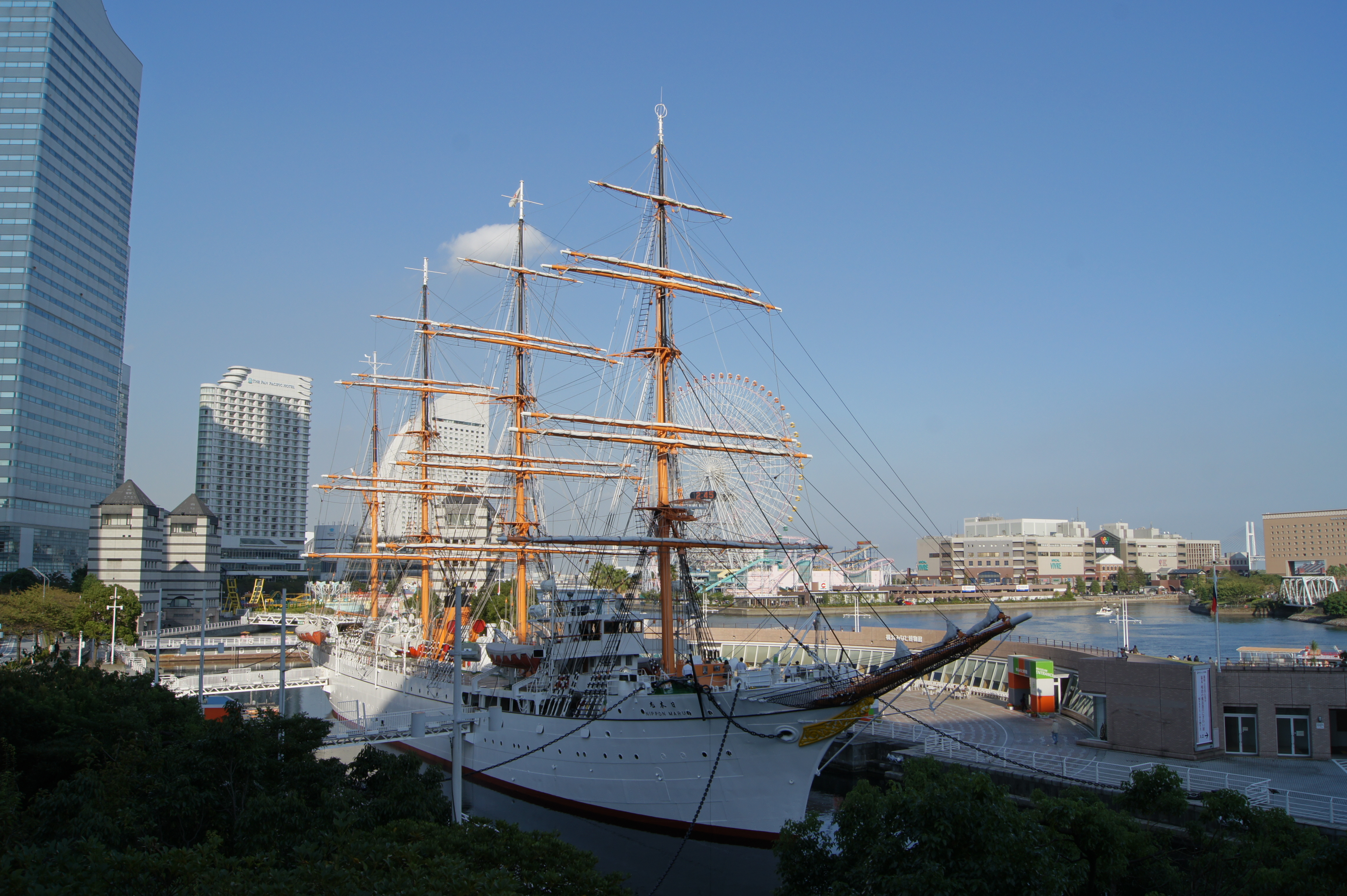 <b>オートHDR（2EV）<br>α550 / DT 18-55mm F3.5-5.6 SAM / 約4.8MB / 4,592×3,056 / 1/400秒 / F11 / 0EV / ISO200 / WB:オート / 18mm</b>