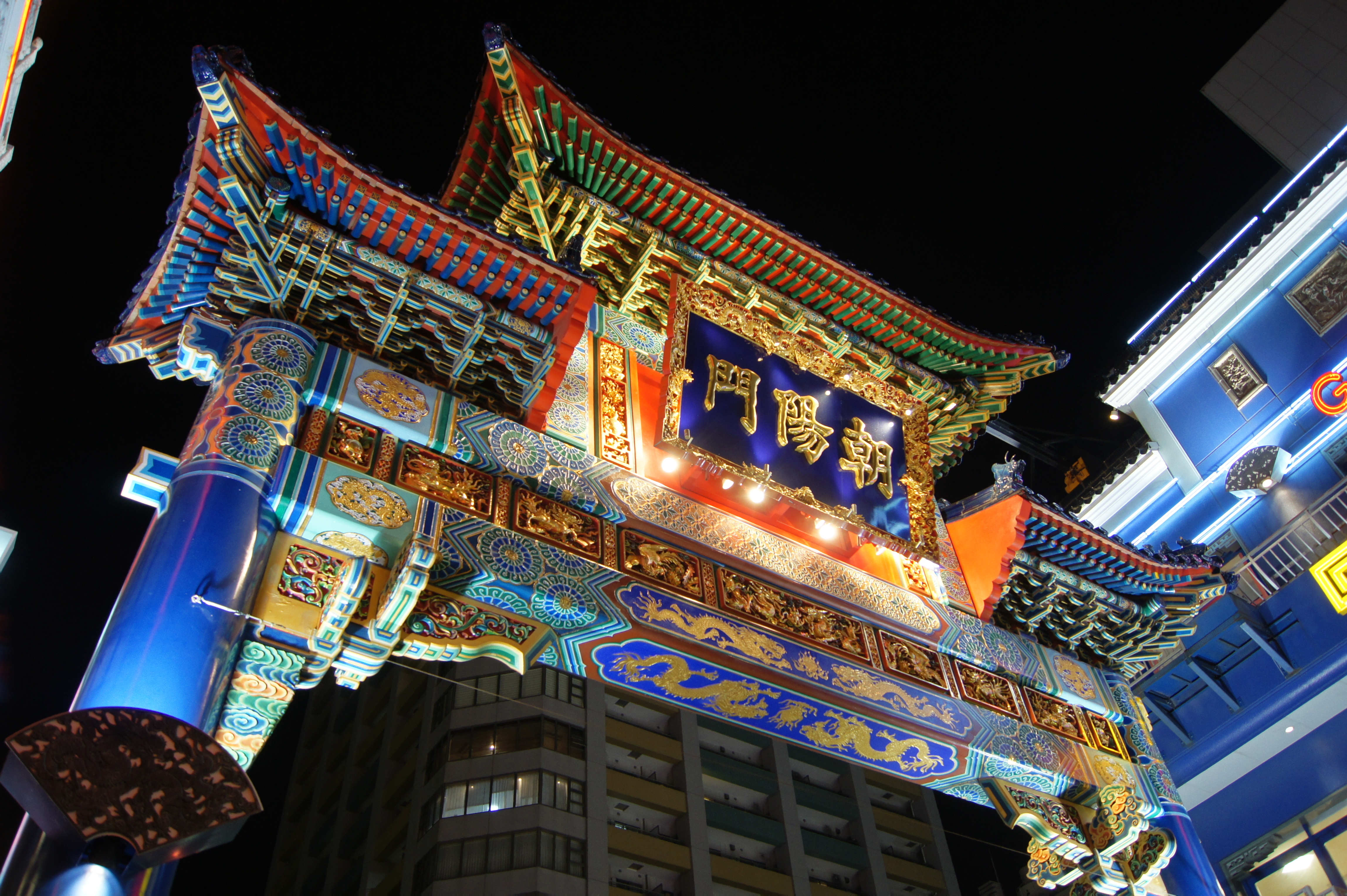 <b>オートHDR（AUTO）<br>α550 / DT 18-55mm F3.5-5.6 SAM / 約5.7MB / 4,592×3,056 / 1/30秒 / F3.5 / 0EV / ISO1000 / WB:オート / 18mm</b>