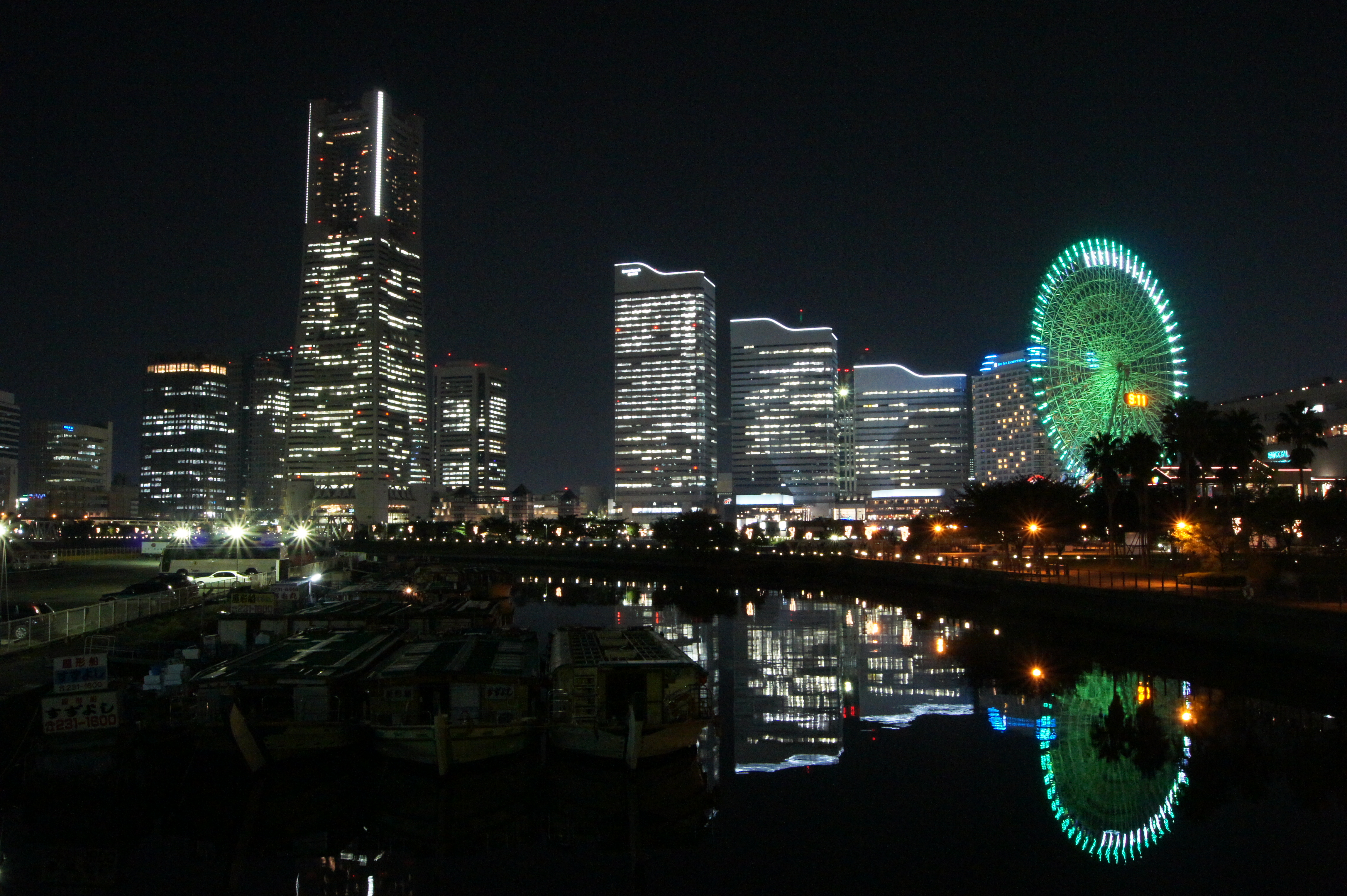 <b>ISO3200<br>α550 / DT 18-55mm F3.5-5.6 SAM / 約5.2MB / 4,592×3,056 / 0.5秒 / F13 / 0EV / WB:オート / 18mm</b>