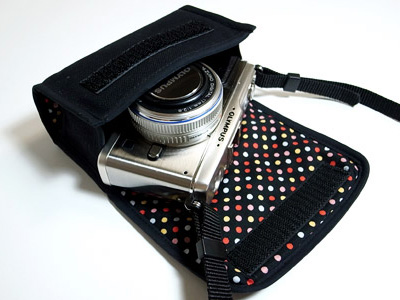 <b>ブラック・カラフルドット（EP1-002）</b>