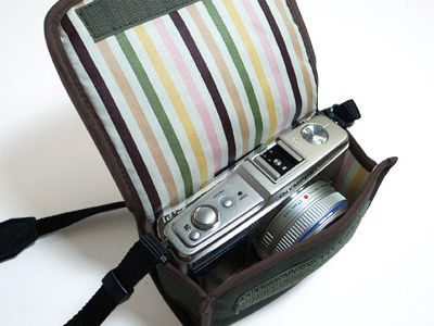 <b>M.ZUIKO DIGITAL 17mm F2.8を装着したまま収納できる</b>