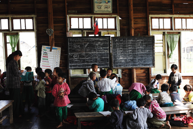 <b>(c)岡嶋和幸</b>