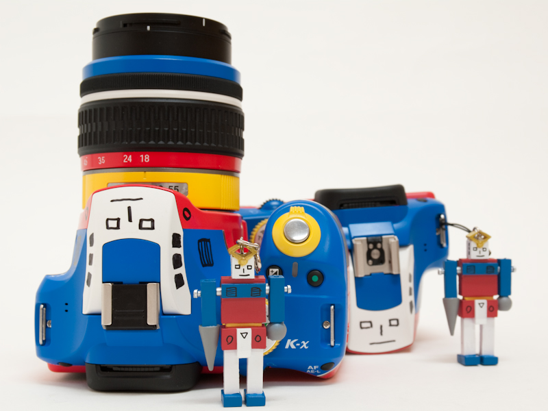 <b>K-x コレジャナイロボモデルと並べたところ</b>