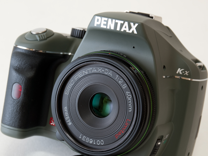 <b>オリーブボディ+ブラックグリップ+DA 40mm F2.8 Limited</b>