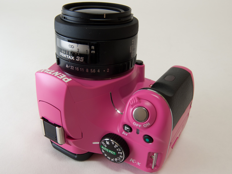 <b>ピンクボディ+ブラックグリップ+FA 35mm F2 AL</b>