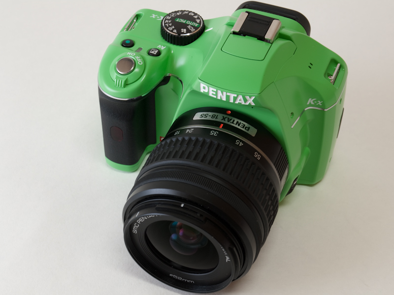 <b>グリーンボディ+ブラックグリップ+DA L 18-55mm F3.5-5.6 AL</b>