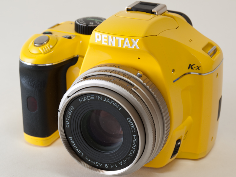 <b>イエローボディ+ブラックグリップ+FA 43mm F1.9 Limited</b>