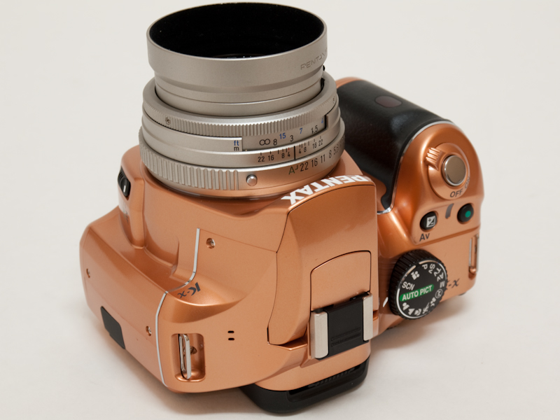 <b>ライトオレンジボディ+ブラックグリップ+FA 43mm F1.9 Limited</b>