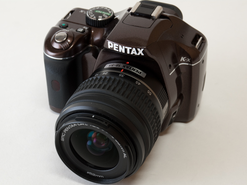 <b>メタルブラウンボディ+ブラックグリップ+DA L 18-55mm F3.5-5.6 AL</b>