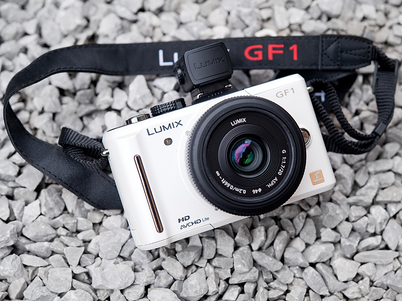 <b>LUMIX DMC-GF1</b>