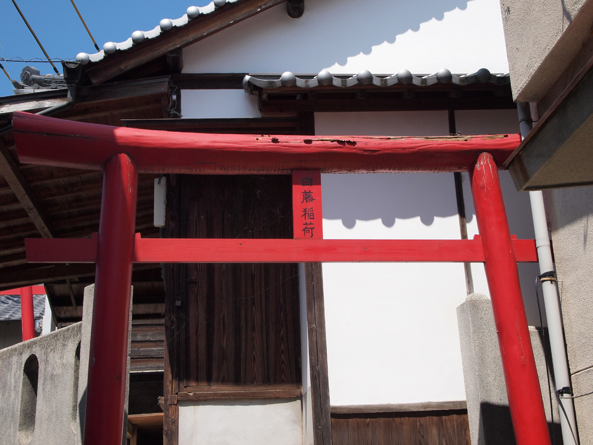 <b>これは上のツギラマの最初に撮った１コマ目の写真。ここから徐々にカメラをずらしながら、次々と撮影してゆく。M.ZUIKO DIGITAL 14-42mm F3.5-5.6はなかなかシャープなレンズで、この写真を100枚ツギラマした“本作品”は、かなり贅沢な画質になるだろう（横1,200ピクセルにリサイズした画像を開きます<br>E-P1 / M.ZUIKO DIGITAL 14-42mm F3.5-5.6</b>