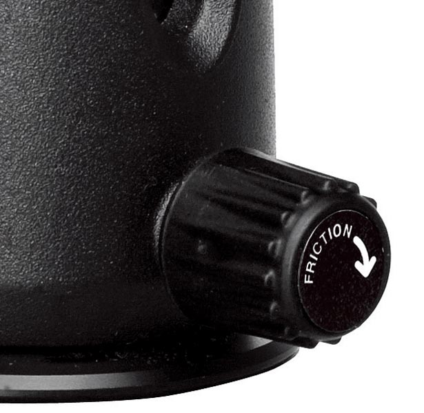 <b>ロックレバーの反対にあるのがフリクションコントロールノブ</b>