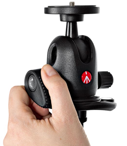 <b>ラチェット式のロックレバーを装備</b>