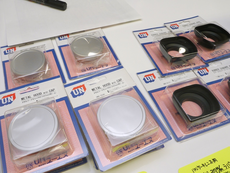 <b>M.ZUIKO DIGITAL 17mm F2.8に対応する37mm径フード</b>