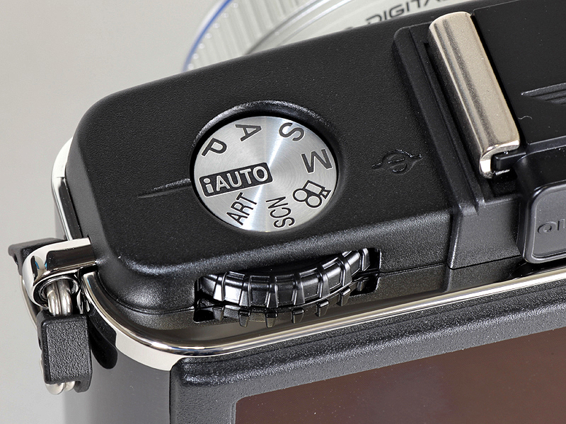 <b>モードダイヤル</b>