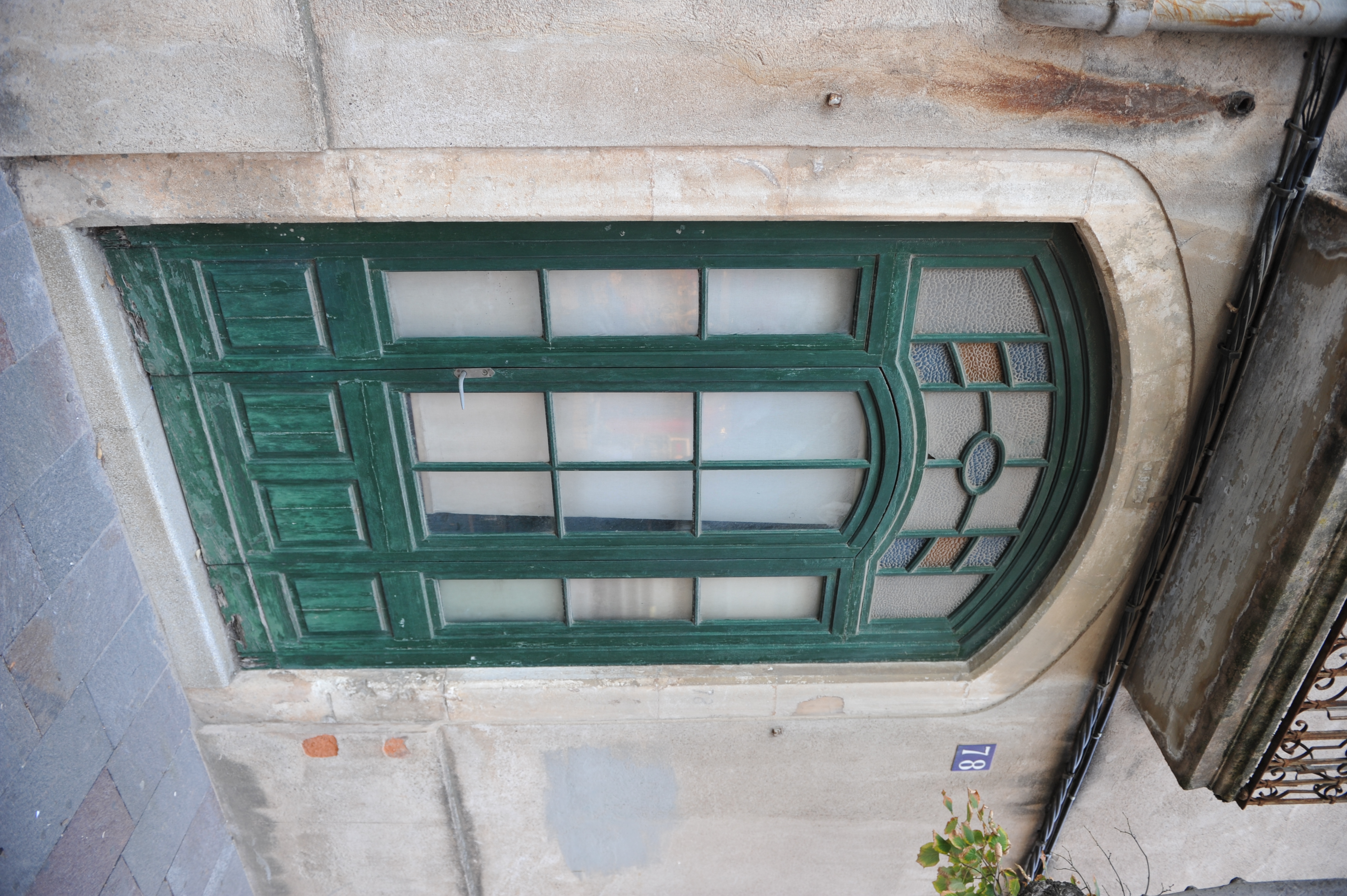 <b>D3S / AF-S NIKKOR 24-70mm F2.8 G ED / 約5.2MB / 2,832×4,256 / 1/40秒 / F3.2 / 0EV / ISO400 / WB:オート / 24mm</b>