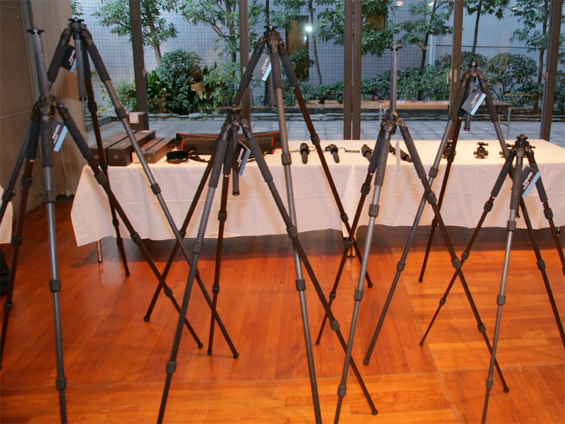 <b>カーボンファイバートライポッド</b>