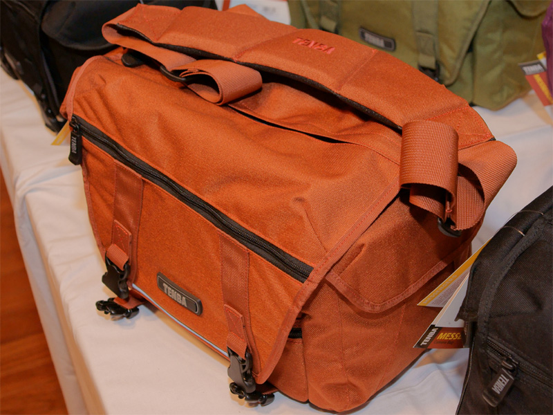 <b>メッセンジャーカメラバッグ</b>