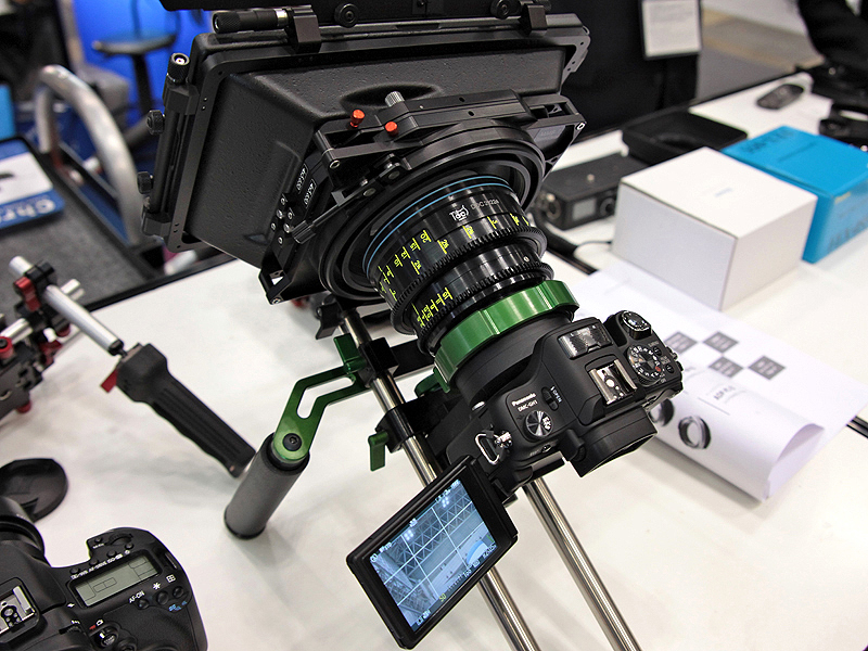 <b>DMC-GH1にPLマウントレンズを装着できるマウントアダプター</b>