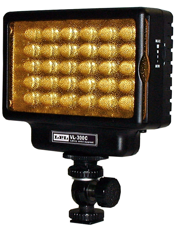 <b>色温度変換フィルターを装着したところ</b>