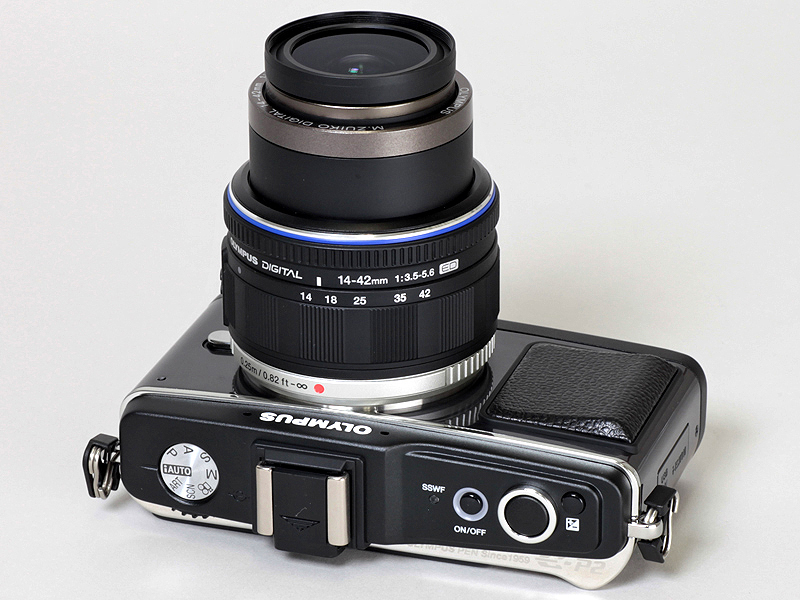 <b>同M.ZUIKO DIGITAL ED 14-42mm F3.5-5.6</b>