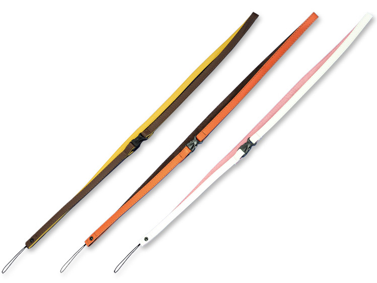 <b>左からブラウン×イエロー、キャメル×ブラウン、ホワイト×ピンク</b>